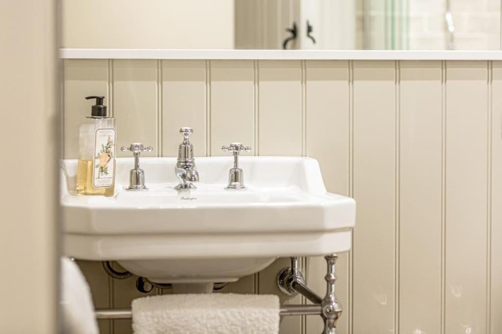 East Barn Cottage - Refurbished Barn Conversion! Weston Subedge Εξωτερικό φωτογραφία