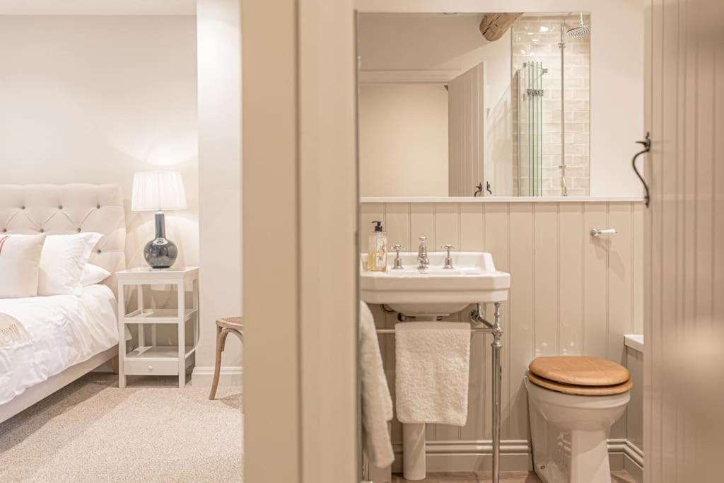 East Barn Cottage - Refurbished Barn Conversion! Weston Subedge Εξωτερικό φωτογραφία